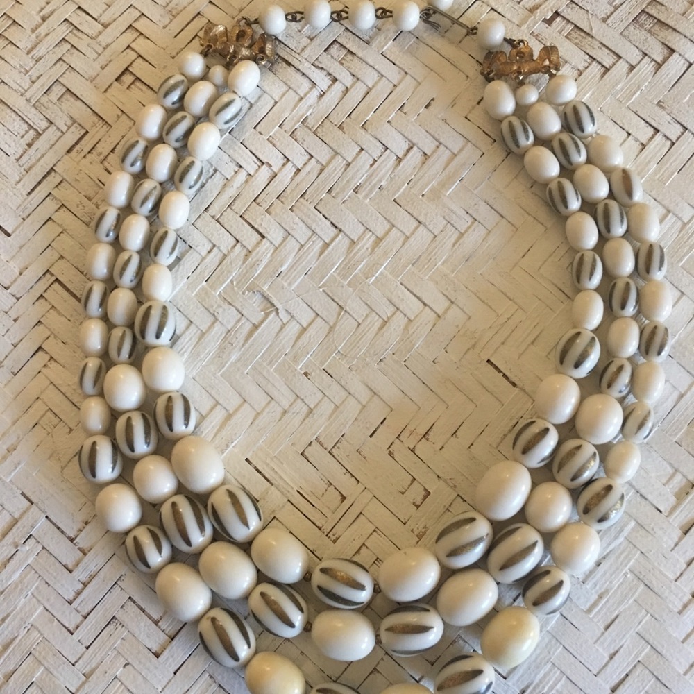 Vintage beaded necklace with gold accents